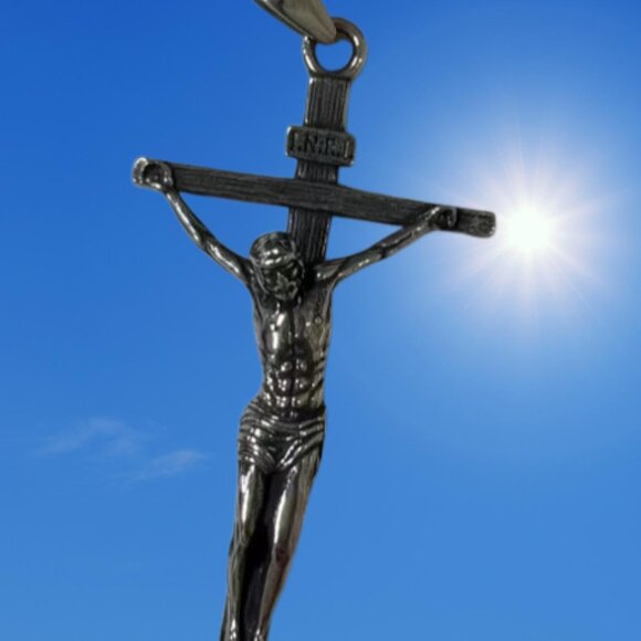 Jesus on Cross Pendant,  Titanium Steel, ready to use as necklace - Picture 9 of 14